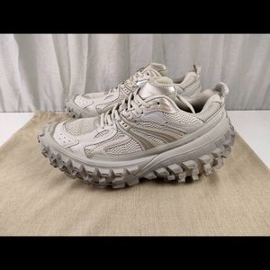 Balenciaga Deffender Exaggerated Runner sneakers